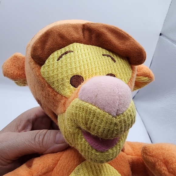 Tigger Plush Baby Rattle 6" 2001 Winnie The Pooh Vintage Fisher Price - Picture 3 of 5